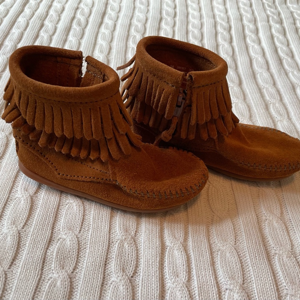 Girls Size 10 Minnetonka Double Fringe Side Zip Boot
